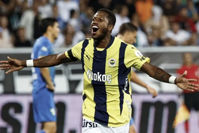 Fred đang là trụ cột của Fenerbahce