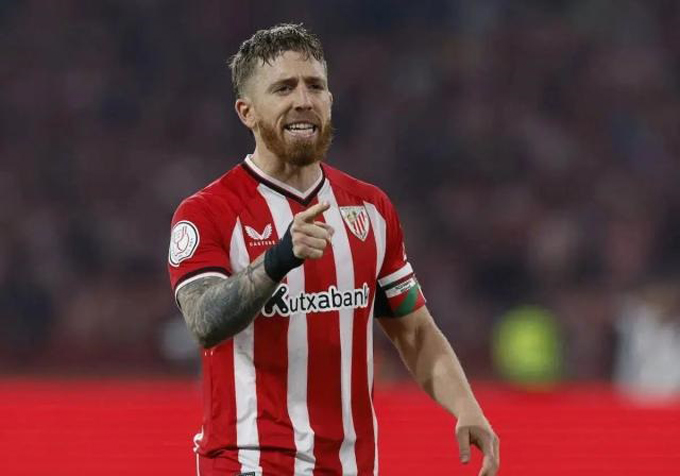 Iker Muniain: Một huyền thoại của Athletic Bilbao khi gần như gắn bó cả đời với đội bóng này. Mặc dù là đội trưởng CLB nhưng Muniain không được đá chính thường xuyên trong mùa giải cuối cùng tại San Mamés, do đó anh quyết định ra đi.   Các vấn đề về đầu gối đã khiến cho Muniain gặp khó khăn ở Bilbao trong thời gian cuối tại đội bóng xứ Basque. Ngoại hạng Anh có thể là điếm đến hấp dẫn với anh nhưng lịch sử chấn thương sẽ là rắc rối khi đôi bên đàm phán hợp đồng