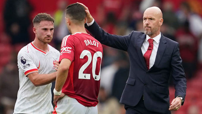 Erik ten Hag cùng các học trò thua 2 trận liên tiếp ở Premier League 2024/25